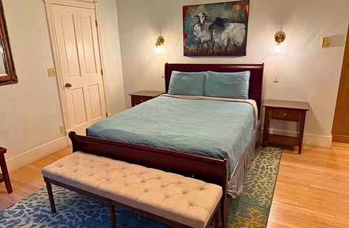 Lopez Island Hotel | King+Queen Beds ~ Soaking Tub ~ Fireplace ~ Boutique Hotel Room in Lopez Village