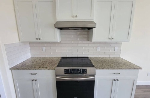 Kennewick House | King Suite, 3 Car Garage & Yard 3/2