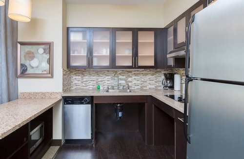 Fremont Apartment | King Suite Near Downtown | Breakfast + Pool Access!