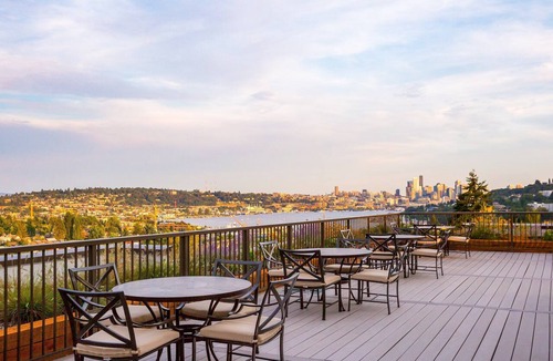 Fremont Apartment | King Suite Near Downtown | Breakfast + Pool Access!