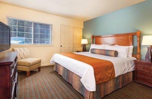 Klamath Falls Resort | Klamath Falls | Nature Golf Retreat | Pool + Golf | 3BR Sleeps 8