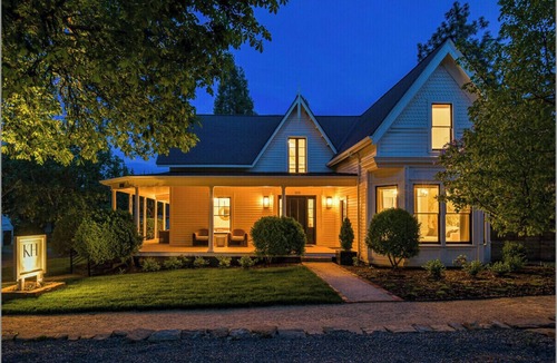 Jacksonville House | Kubli Haus - Suite #3, Kubli Haus - Suite #3 ~ Luxury, Style & Location, 1 block to Britt