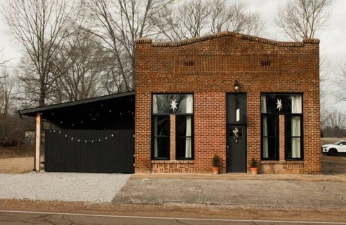 Finger House | La Banque Stylish and comfy stay