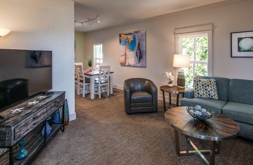 La Conner Apartment | La Conner, Tillinghast Residence B #402