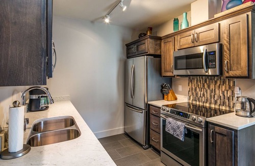 La Conner Apartment | La Conner, Tillinghast Residence B #402