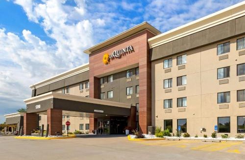 Clive Hotel | La Quinta by Wyndham Des Moines West Clive