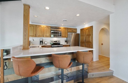 Hayden House | Lake Cabin with Amazing View, New Dock, Boatslip, Great Fishing, Dog-Friendly