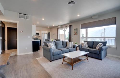 Manson House | Lake Chelan Condo w/Resort Pool & Hot Tub!