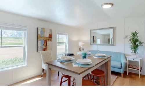 Manson Condo | Lake Chelan/Manson Vineyard Cottage Views
