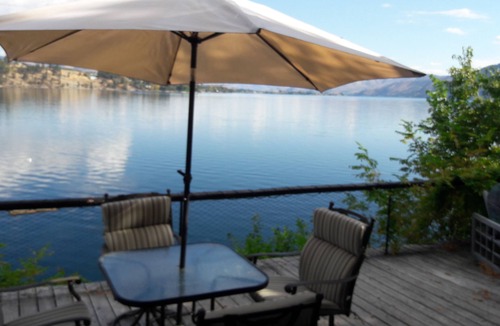 Manson House | Lake Chelan Private Waterfront Home, Exclusive Docks & Moorage. Pets Welcome.