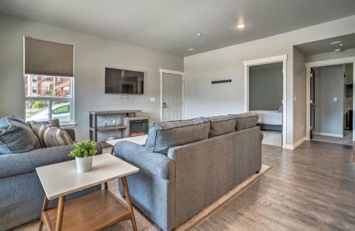Manson House | Lake Chelan Resort Condo: Pool & Hot Tub Access!