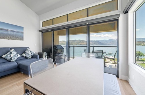Chelan Apartment | Lake Chelan Shores - Beachfront Sunsets #6-5
