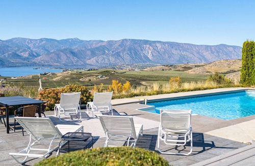 Chelan House | Lake Chelan Vacation Rental with private pool and hot tub, sleeps up to 6 adults