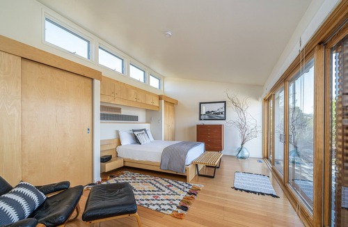 Chelan House | Lake Chelan Vacation Rental with private pool and hot tub, sleeps up to 6 adults