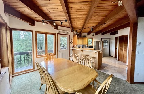 Coeur d'Alene Cabin | Lake Coeur d'Alene Family-friendly cabin