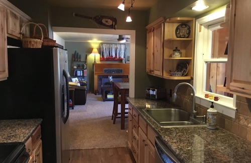 Worley House | Lake Coeur D 'Alone Lake Cabin Summer Fun ~ Sleeps 8