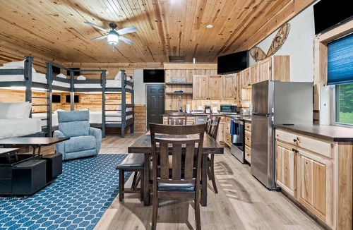 Interlochen House | ✨ Lake Compound | Sauna-Hot Tub-Steam Shower-Cold Plunge