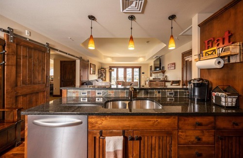 McCall Condo | Lake Getaway! Elegant 2-Bedroom Condo in Downtown McCall
