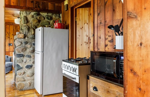 Cheboygan House | Lake Huron Beachfront near Mackinaw City: Kayaks, Hot Tub, Mackinaw Bridge Views
