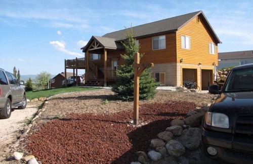 Garden City Cabin | Lake Life Cabin in Bear Lake and Dog Friendly