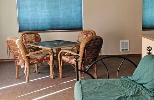 Deer Meadows Apartment | Lake Roosevelt apartment ,beautiful view . sleep 4. two bath, full kitchen.