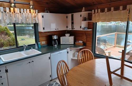 Lake Goodwin House | Lake Shoecraft Waterfront Log Home
