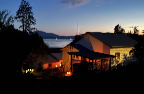 East Hope House | Lake view 3-bedroom house in lovely Hope Idaho 5 min to lake . Enjoy your stay