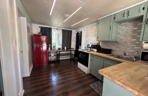Coeur d'Alene Cabin | Lake view Cabin at Blue Creek – Romantic Pet-Friendly Getaway in Coeur d’Alene
