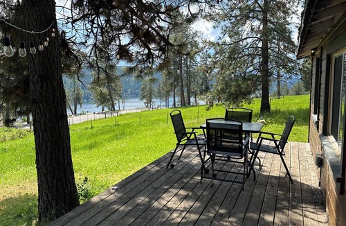 Coeur d'Alene Cabin | Lake view Cabin at Blue Creek – Romantic Pet-Friendly Getaway in Coeur d’Alene
