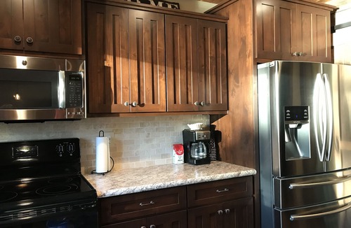 Coolin House | Lake View Couples Get-Away — Year Round Fun!