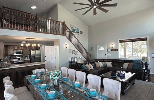 Sweetwater Cabin | Lake View Home with Ideal Beach Resort access