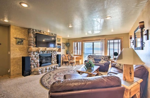Harbor Village Condo | LAKE VIEW RETREAT CONDO/1 block Marina/Resort pool,hot tub & tennis courts