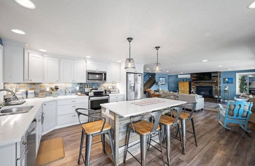 Worley House | Lakefront 3-bedroom lakeside home near Lake Coeur d'Alene