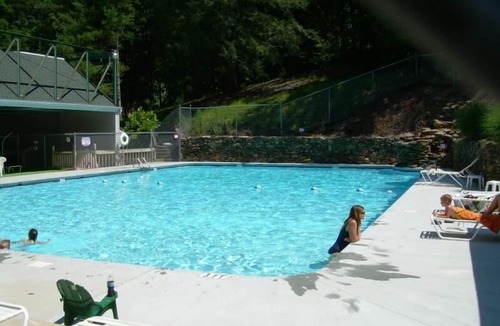 Unaka House | 'Lakefront' 4BR Home with Dock on Lake Hiwassee in Bear Paw