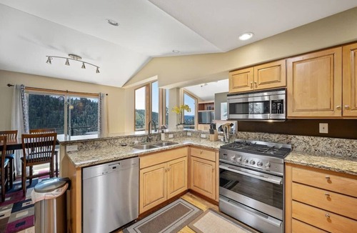 Coeur d'Alene House | Lakefront 6BR home with 2 kitchens and incredible views
