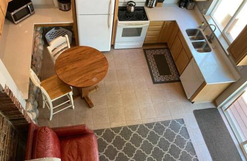 Eatonville House | Lakefront Bungalow! 35 Miles To Mt Rainier!