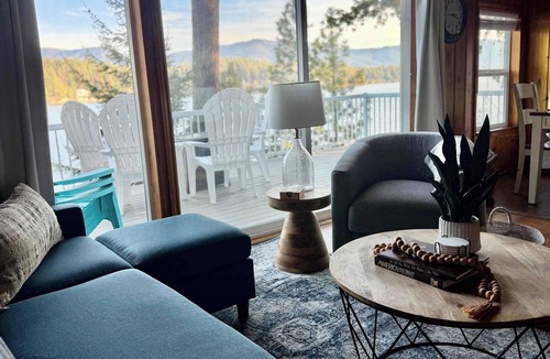 Hayden Lake House | Lakefront Cabin, Dock, Kayaks & Fire Pit