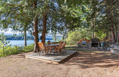 Hayden Lake House | Lakefront Cabin, Dock, Kayaks & Fire Pit