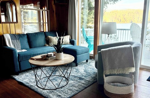Hayden Lake House | Lakefront Cabin, Dock, Kayaks & Fire Pit