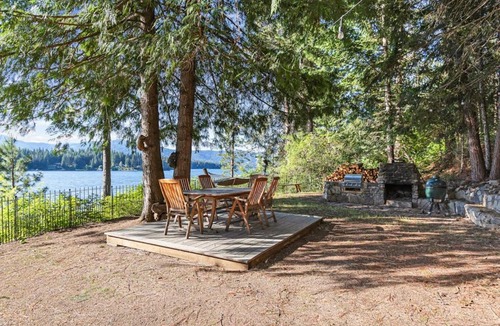 Hayden Lake House | Lakefront Cabin Dock Kayaks & Fire Pit