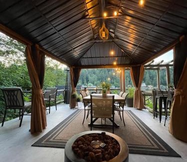 Eatonville House | Lakefront Cabin, Eatonville Wa