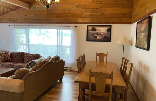 Amanda Park House | Lakefront Cabin Inside Olympic National Park