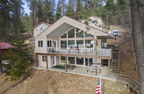 Worley House | Lakefront Cabin Retreat with Stunning CDA Views