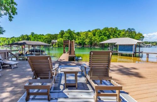 Eclectic House | Lakefront Cabin with Private Dock
