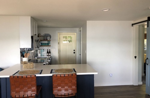 Honor Cottage | Lakefront cottage, kayaks, fire pit, AC, WiFi, deck, 140ft private frontage.