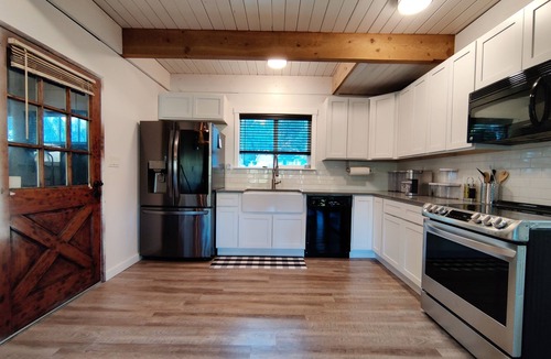 Bonney Lake Cottage | Lakefront Cottage Near Crystal Mountain & Rainier