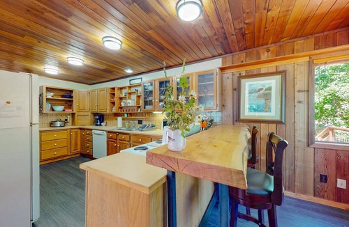 Joseph House | Lakefront, dog-friendly home in Joseph with amazing yard, deck
