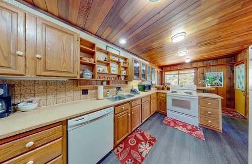 Joseph House | Lakefront, dog-friendly home in Joseph with amazing yard, deck