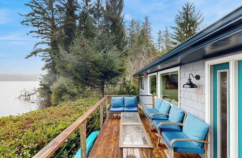 Dunes City House | Lakefront dream with private hot tub, dock, kayaks, pedal boat & amazing views
