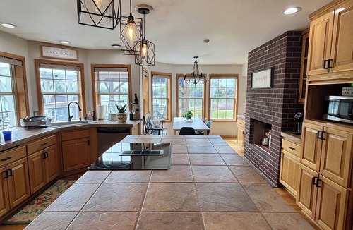 Moses Lake House | Lakefront Escape Near Gorge Amphitheater